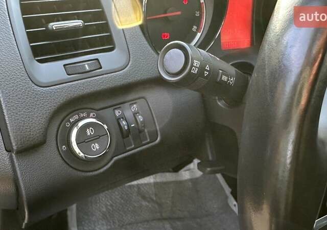 Серый Опель Инсигния, объемом двигателя 1.6 л и пробегом 131 тыс. км за 7700 $, фото 33 на Automoto.ua