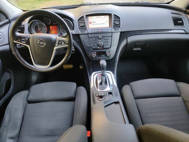 Серый Опель Инсигния, объемом двигателя 2 л и пробегом 339 тыс. км за 3900 $, фото 12 на Automoto.ua