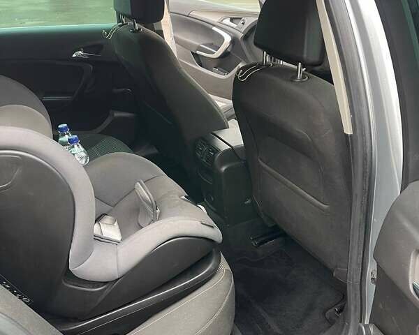 Серый Опель Инсигния, объемом двигателя 1.96 л и пробегом 297 тыс. км за 7400 $, фото 27 на Automoto.ua