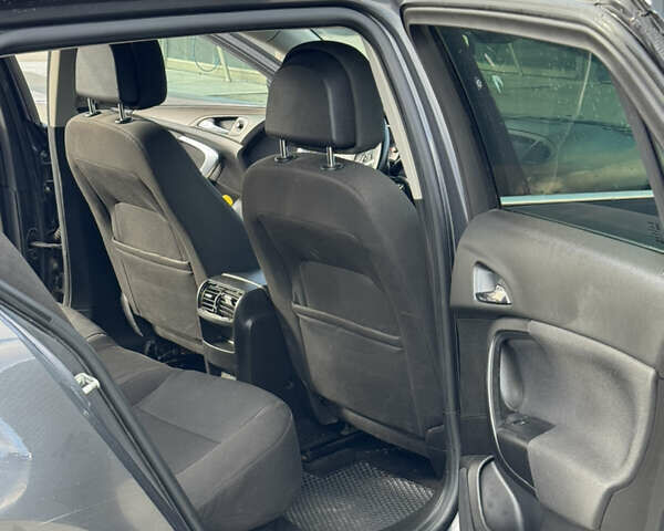 Опель Инсигния 2010 в Хмельницком на Automoto.ua Серый Опель Инсигния, объемом двигателя 1.96 л и пробегом 360 тыс. км за 5200 $, фото 9 на Automoto.ua