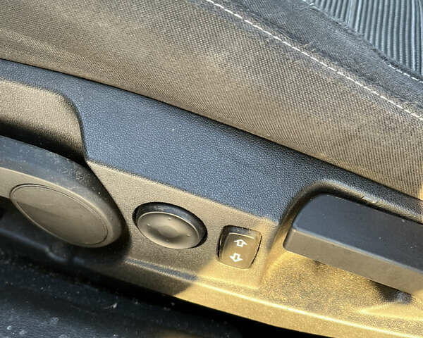 Сірий Опель Інсігнія, об'ємом двигуна 1.96 л та пробігом 310 тис. км за 5650 $, фото 7 на Automoto.ua