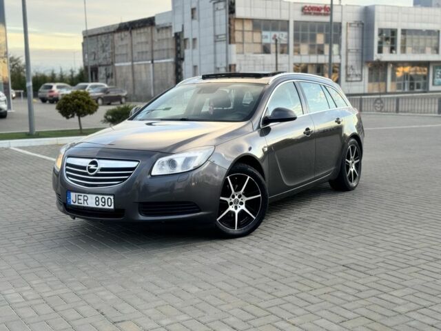 Опель Инсигния 2010 в Николаеве на Automoto.ua Серый Опель Инсигния, объемом двигателя 2 л и пробегом 299 тыс. км за 3999 $, фото 1 на Automoto.ua