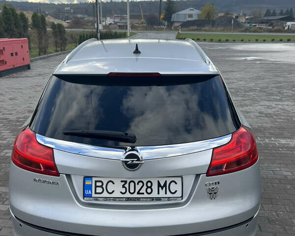 Сірий Опель Інсігнія, об'ємом двигуна 2 л та пробігом 260 тис. км за 8000 $, фото 25 на Automoto.ua