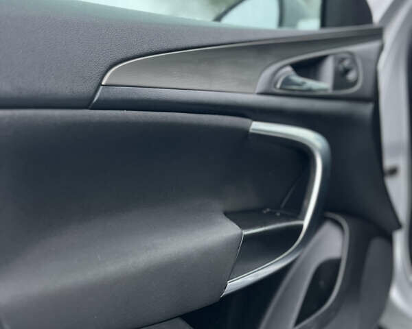 Серый Опель Инсигния, объемом двигателя 1.96 л и пробегом 279 тыс. км за 5999 $, фото 14 на Automoto.ua