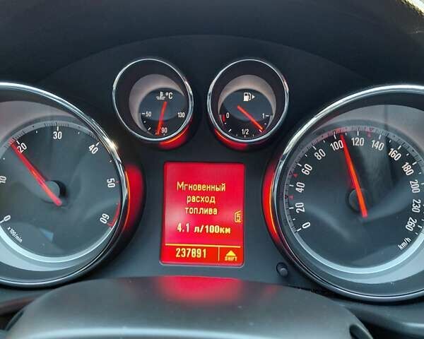 Серый Опель Инсигния, объемом двигателя 2 л и пробегом 238 тыс. км за 8100 $, фото 12 на Automoto.ua