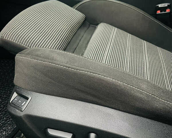 Сірий Опель Інсігнія, об'ємом двигуна 1.96 л та пробігом 323 тис. км за 8200 $, фото 47 на Automoto.ua