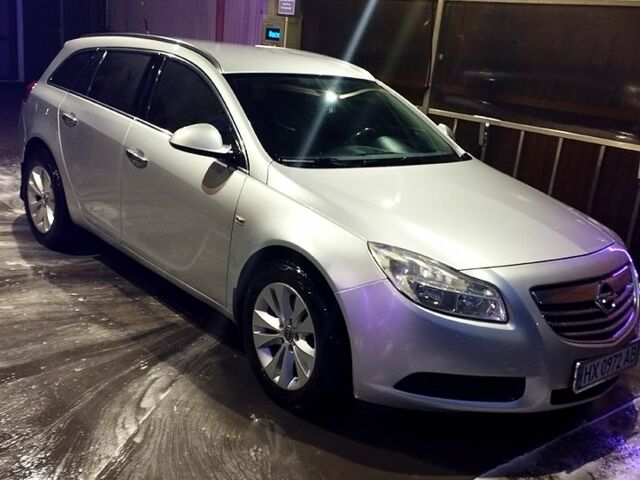 Сірий Опель Інсігнія, об'ємом двигуна 2 л та пробігом 253 тис. км за 8250 $, фото 4 на Automoto.ua
