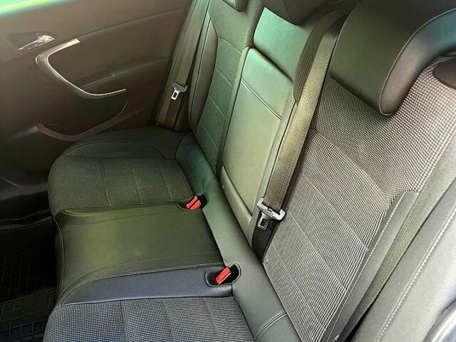 Серый Опель Инсигния, объемом двигателя 2 л и пробегом 31000 тыс. км за 7600 $, фото 7 на Automoto.ua