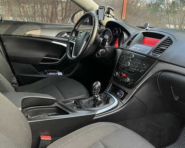 Сірий Опель Інсігнія, об'ємом двигуна 1.96 л та пробігом 292 тис. км за 6800 $, фото 9 на Automoto.ua