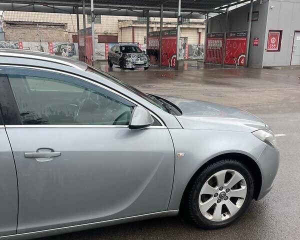 Серый Опель Инсигния, объемом двигателя 1.96 л и пробегом 297 тыс. км за 7400 $, фото 2 на Automoto.ua