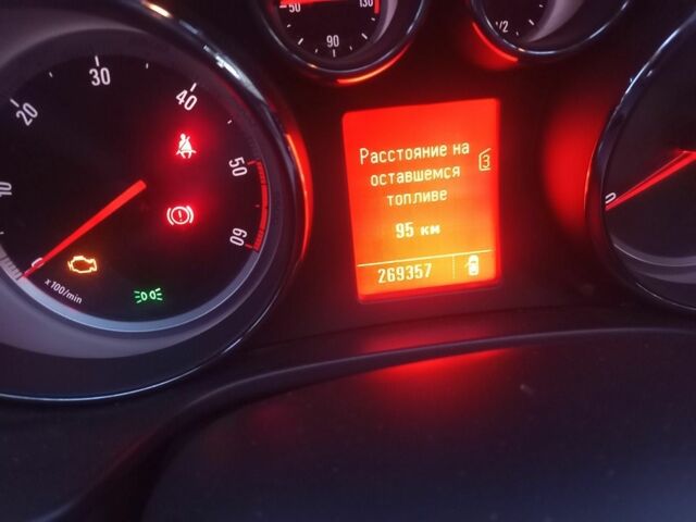 Серый Опель Инсигния, объемом двигателя 2 л и пробегом 3 тыс. км за 6000 $, фото 7 на Automoto.ua