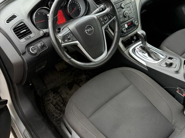 Серый Опель Инсигния, объемом двигателя 2 л и пробегом 265 тыс. км за 6800 $, фото 6 на Automoto.ua