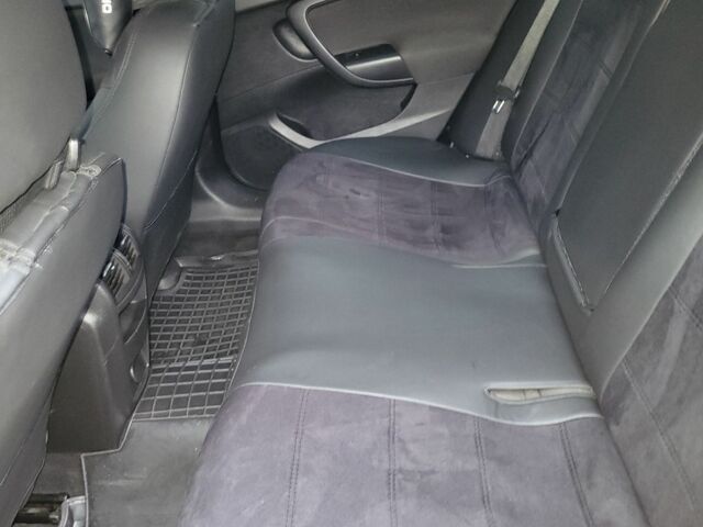 Сірий Опель Інсігнія, об'ємом двигуна 2 л та пробігом 276 тис. км за 6500 $, фото 5 на Automoto.ua