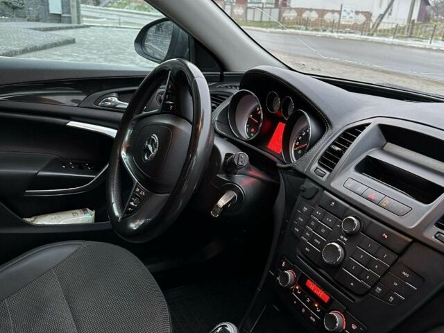 Серый Опель Инсигния, объемом двигателя 2 л и пробегом 275 тыс. км за 5199 $, фото 7 на Automoto.ua