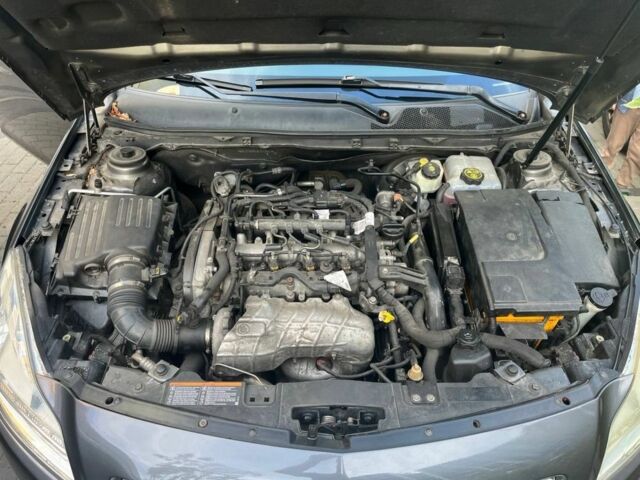 Серый Опель Инсигния, объемом двигателя 2 л и пробегом 310 тыс. км за 8000 $, фото 10 на Automoto.ua