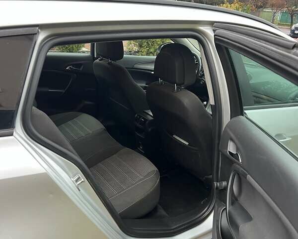 Сірий Опель Інсігнія, об'ємом двигуна 1.96 л та пробігом 297 тис. км за 5850 $, фото 9 на Automoto.ua