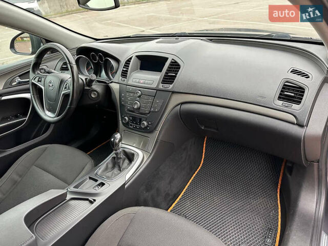 Опель Инсигния 2010 в Киеве на Automoto.ua Серый Опель Инсигния, объемом двигателя 1.96 л и пробегом 240 тыс. км за 4999 $, фото 28 на Automoto.ua