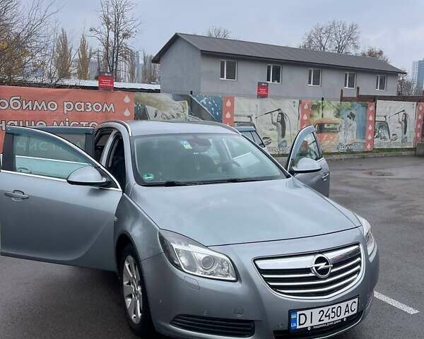 Серый Опель Инсигния, объемом двигателя 1.96 л и пробегом 297 тыс. км за 7400 $, фото 1 на Automoto.ua