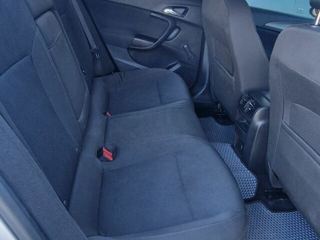 Серый Опель Инсигния, объемом двигателя 2 л и пробегом 292 тыс. км за 6700 $, фото 5 на Automoto.ua