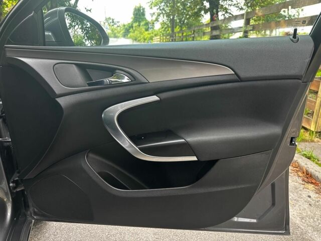 Серый Опель Инсигния, объемом двигателя 2 л и пробегом 282 тыс. км за 10190 $, фото 26 на Automoto.ua