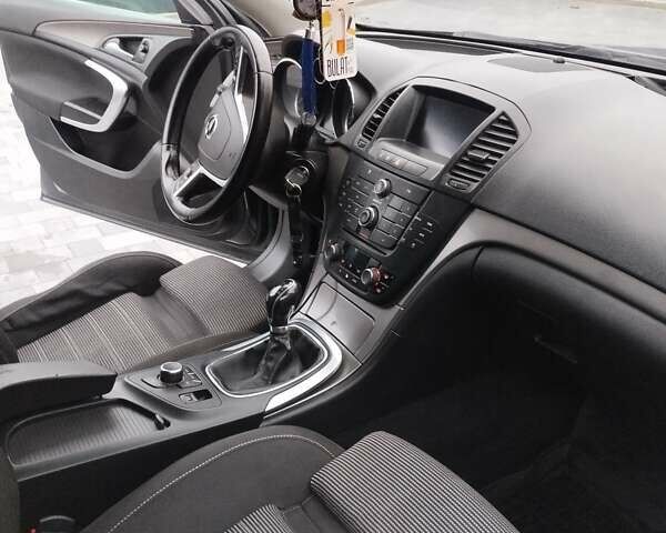 Серый Опель Инсигния, объемом двигателя 2 л и пробегом 290 тыс. км за 7999 $, фото 8 на Automoto.ua