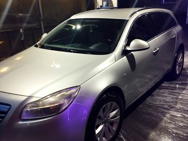 Сірий Опель Інсігнія, об'ємом двигуна 2 л та пробігом 253 тис. км за 8250 $, фото 3 на Automoto.ua