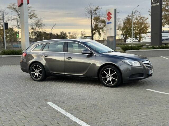 Опель Инсигния 2010 в Николаеве на Automoto.ua Серый Опель Инсигния, объемом двигателя 2 л и пробегом 299 тыс. км за 3999 $, фото 15 на Automoto.ua