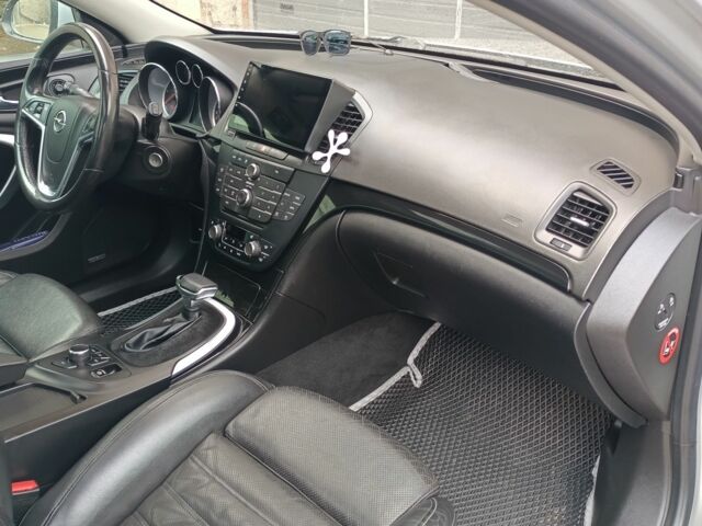 Серый Опель Инсигния, объемом двигателя 2 л и пробегом 238 тыс. км за 8400 $, фото 16 на Automoto.ua