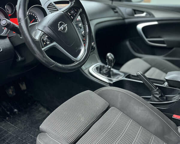 Серый Опель Инсигния, объемом двигателя 1.96 л и пробегом 279 тыс. км за 5999 $, фото 12 на Automoto.ua