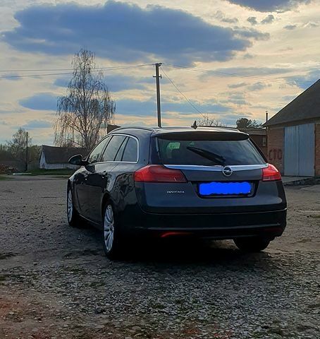Сірий Опель Інсігнія, об'ємом двигуна 2 л та пробігом 211 тис. км за 7500 $, фото 2 на Automoto.ua
