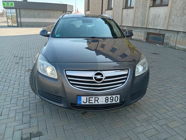 Серый Опель Инсигния, объемом двигателя 2 л и пробегом 412 тыс. км за 3200 $, фото 1 на Automoto.ua