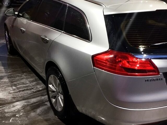 Сірий Опель Інсігнія, об'ємом двигуна 2 л та пробігом 253 тис. км за 8250 $, фото 1 на Automoto.ua