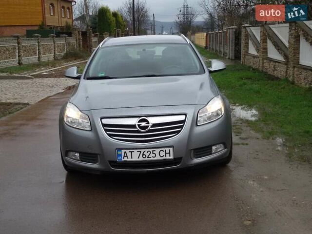 Сірий Опель Інсігнія, об'ємом двигуна 2 л та пробігом 220 тис. км за 8300 $, фото 2 на Automoto.ua