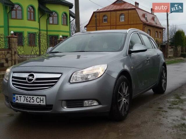 Сірий Опель Інсігнія, об'ємом двигуна 2 л та пробігом 220 тис. км за 8300 $, фото 1 на Automoto.ua