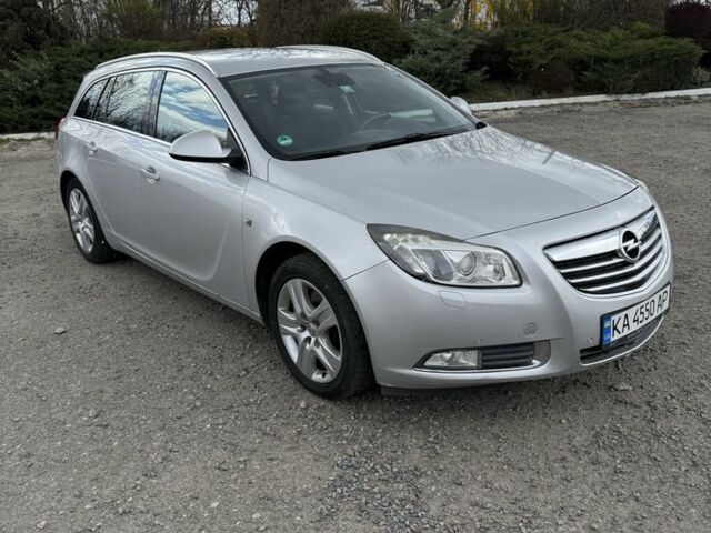 Серый Опель Инсигния, объемом двигателя 2 л и пробегом 265 тыс. км за 6800 $, фото 2 на Automoto.ua
