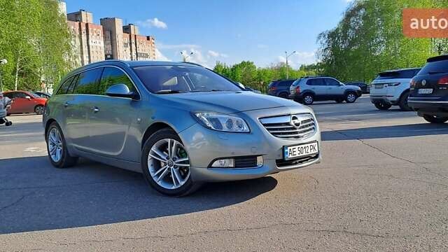 Сірий Опель Інсігнія, об'ємом двигуна 2 л та пробігом 213 тис. км за 9500 $, фото 2 на Automoto.ua