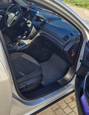 Серый Опель Инсигния, объемом двигателя 2 л и пробегом 292 тыс. км за 6700 $, фото 7 на Automoto.ua