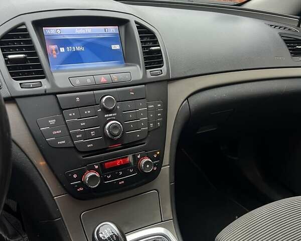 Сірий Опель Інсігнія, об'ємом двигуна 1.96 л та пробігом 297 тис. км за 5850 $, фото 5 на Automoto.ua