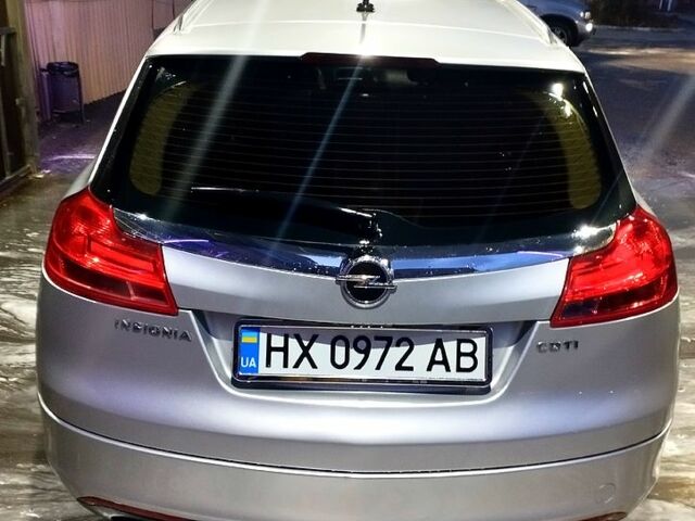 Сірий Опель Інсігнія, об'ємом двигуна 2 л та пробігом 253 тис. км за 8250 $, фото 2 на Automoto.ua