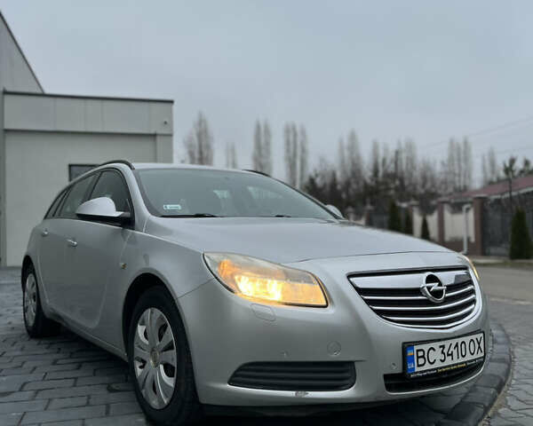Серый Опель Инсигния, объемом двигателя 1.96 л и пробегом 279 тыс. км за 5999 $, фото 4 на Automoto.ua
