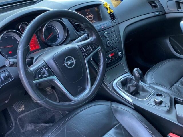 Сірий Опель Інсігнія, об'ємом двигуна 2 л та пробігом 372 тис. км за 6400 $, фото 8 на Automoto.ua