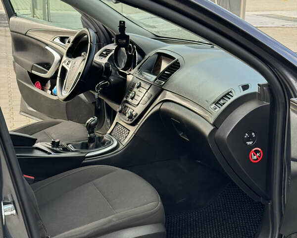 Опель Инсигния 2010 в Хмельницком на Automoto.ua Серый Опель Инсигния, объемом двигателя 1.96 л и пробегом 360 тыс. км за 5200 $, фото 13 на Automoto.ua