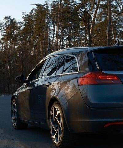 Серый Опель Инсигния, объемом двигателя 1.96 л и пробегом 290 тыс. км за 6600 $, фото 3 на Automoto.ua