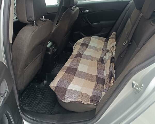 Сірий Опель Інсігнія, об'ємом двигуна 2 л та пробігом 307 тис. км за 6400 $, фото 10 на Automoto.ua