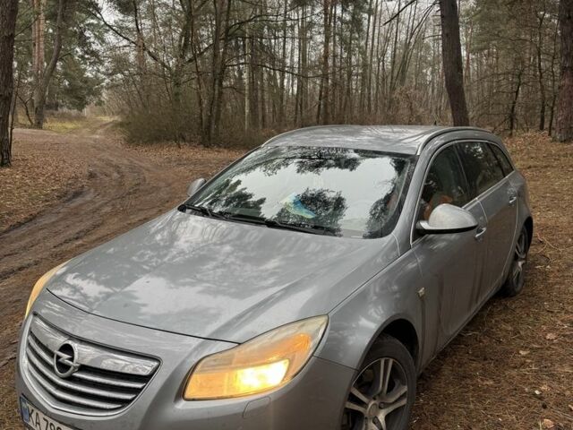 Серый Опель Инсигния, объемом двигателя 2 л и пробегом 352 тыс. км за 5600 $, фото 1 на Automoto.ua