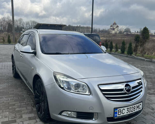 Сірий Опель Інсігнія, об'ємом двигуна 2 л та пробігом 260 тис. км за 8000 $, фото 3 на Automoto.ua