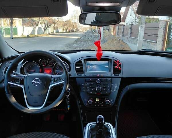 Серый Опель Инсигния, объемом двигателя 2 л и пробегом 238 тыс. км за 8100 $, фото 15 на Automoto.ua