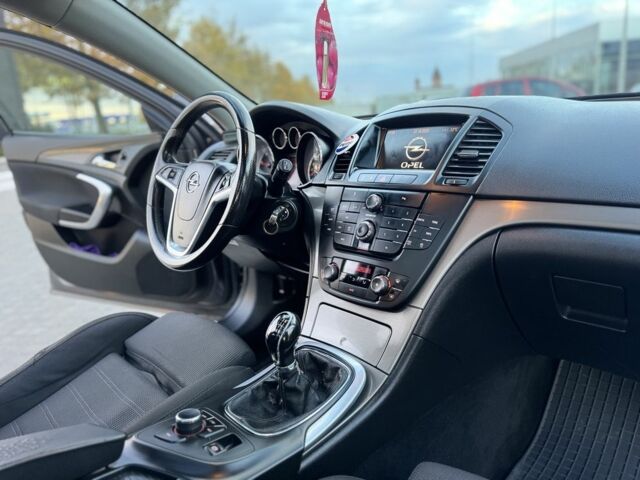 Опель Инсигния 2010 в Николаеве на Automoto.ua Серый Опель Инсигния, объемом двигателя 2 л и пробегом 299 тыс. км за 3999 $, фото 8 на Automoto.ua