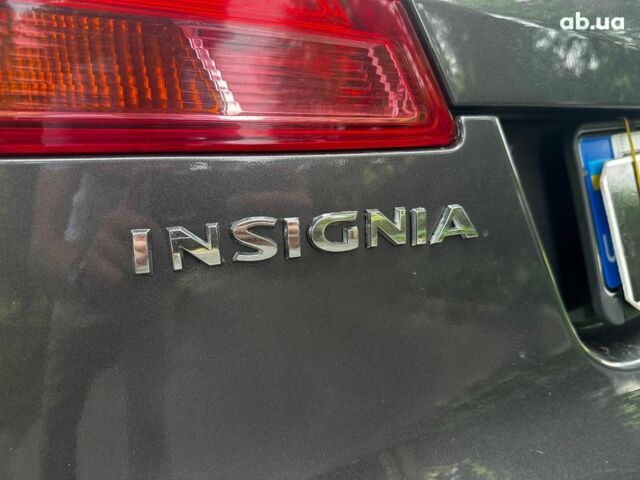 Серый Опель Инсигния, объемом двигателя 2 л и пробегом 282 тыс. км за 10190 $, фото 7 на Automoto.ua