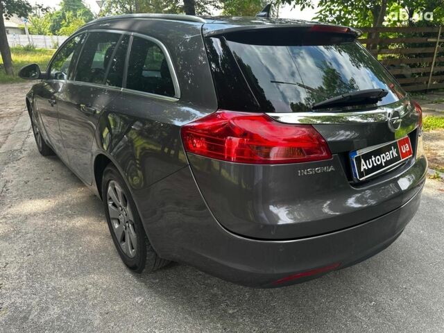 Серый Опель Инсигния, объемом двигателя 2 л и пробегом 282 тыс. км за 10190 $, фото 6 на Automoto.ua